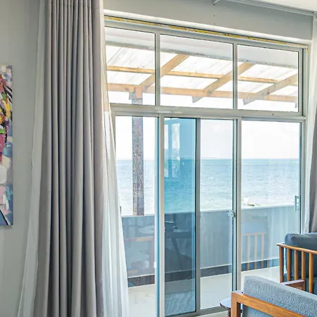Uroa Escape - Zanzibar Beach Front Condo -Ac - Wifi
